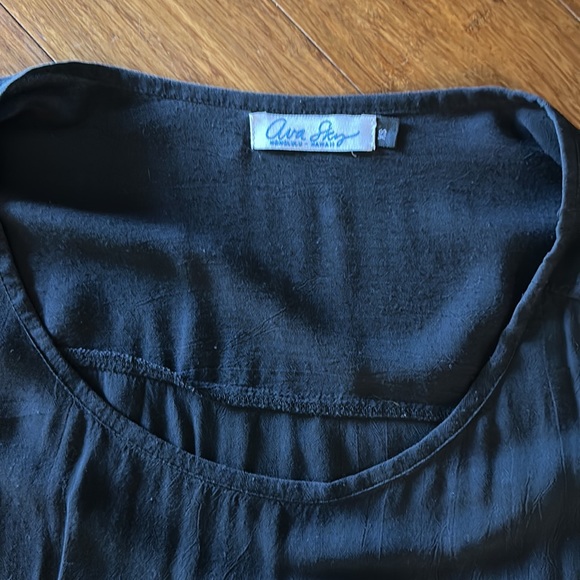 AVA Sky black flowy shirt - Picture 3 of 5